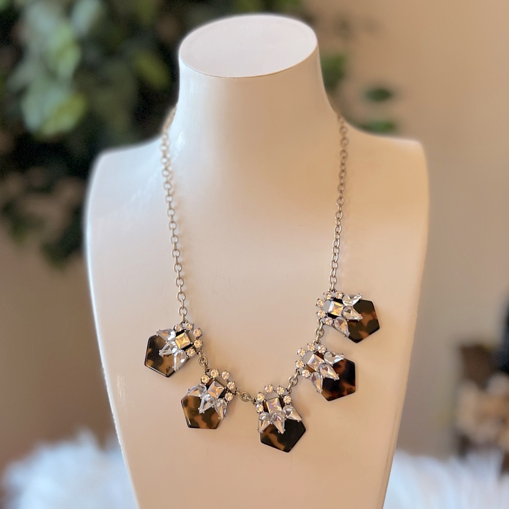 ✔️J. Crew Tortoiseshell Statement Necklace